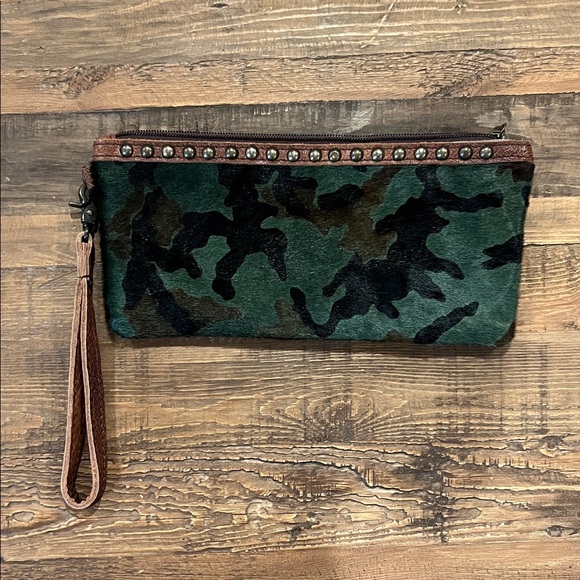 American Darling Handbags - American Darling Brown Leather Accent Bag